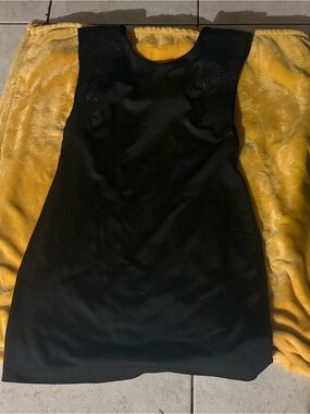 Classic Black Sleeveless Shift Dress